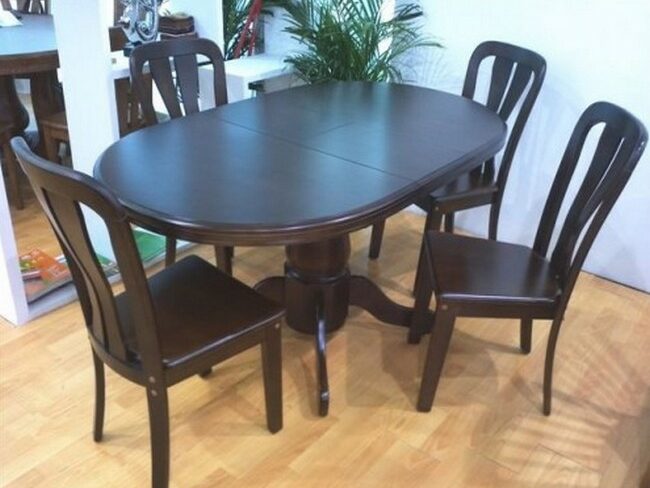 Стол в Калининграде