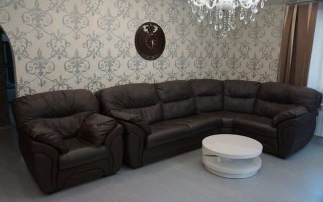 Как выбрать кожаный диван в Калининграде и области