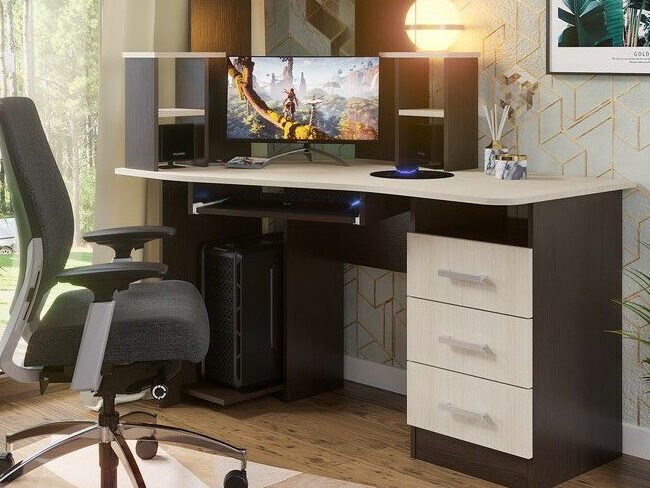 Письменный стол в Калининграде