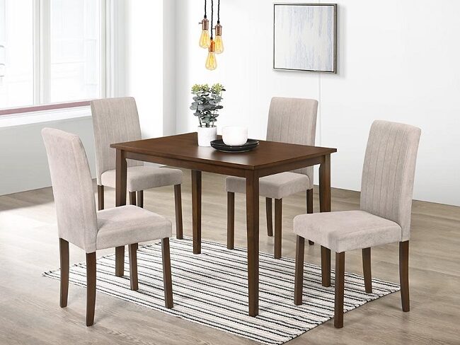 Стол и стулья в Калининграде