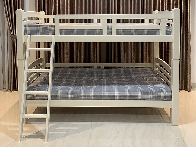 Детская двухъярусная кровать в Калининграде