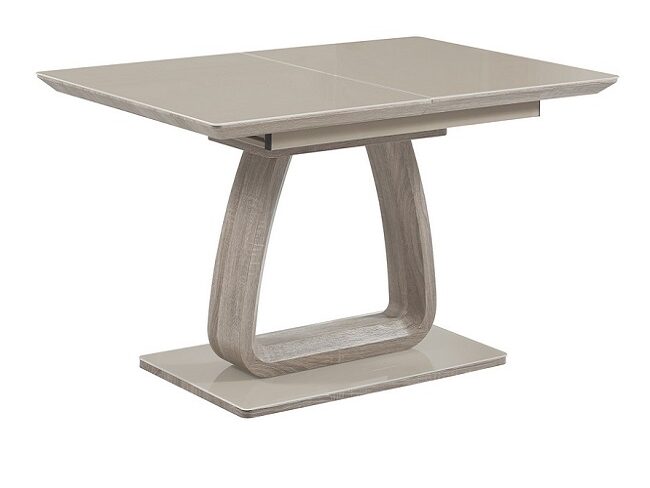 Обеденный стол в Калининграде