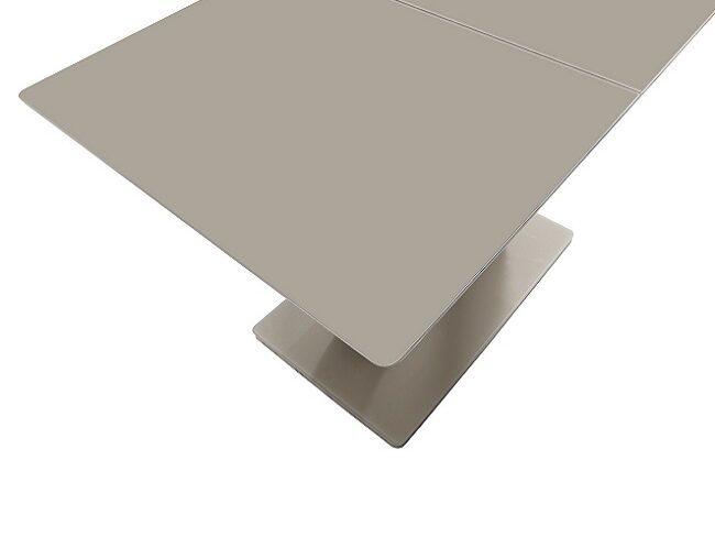 Обеденный стол в Калининграде