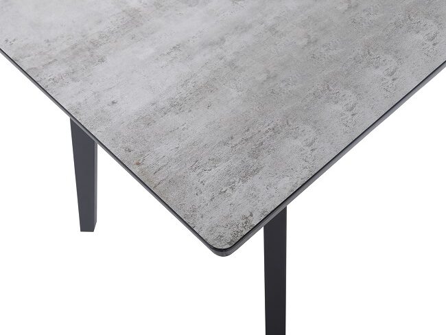 Обеденный стол в Калининграде