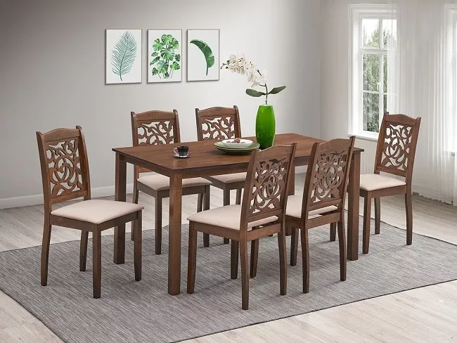 Стол со стульями в Калининграде